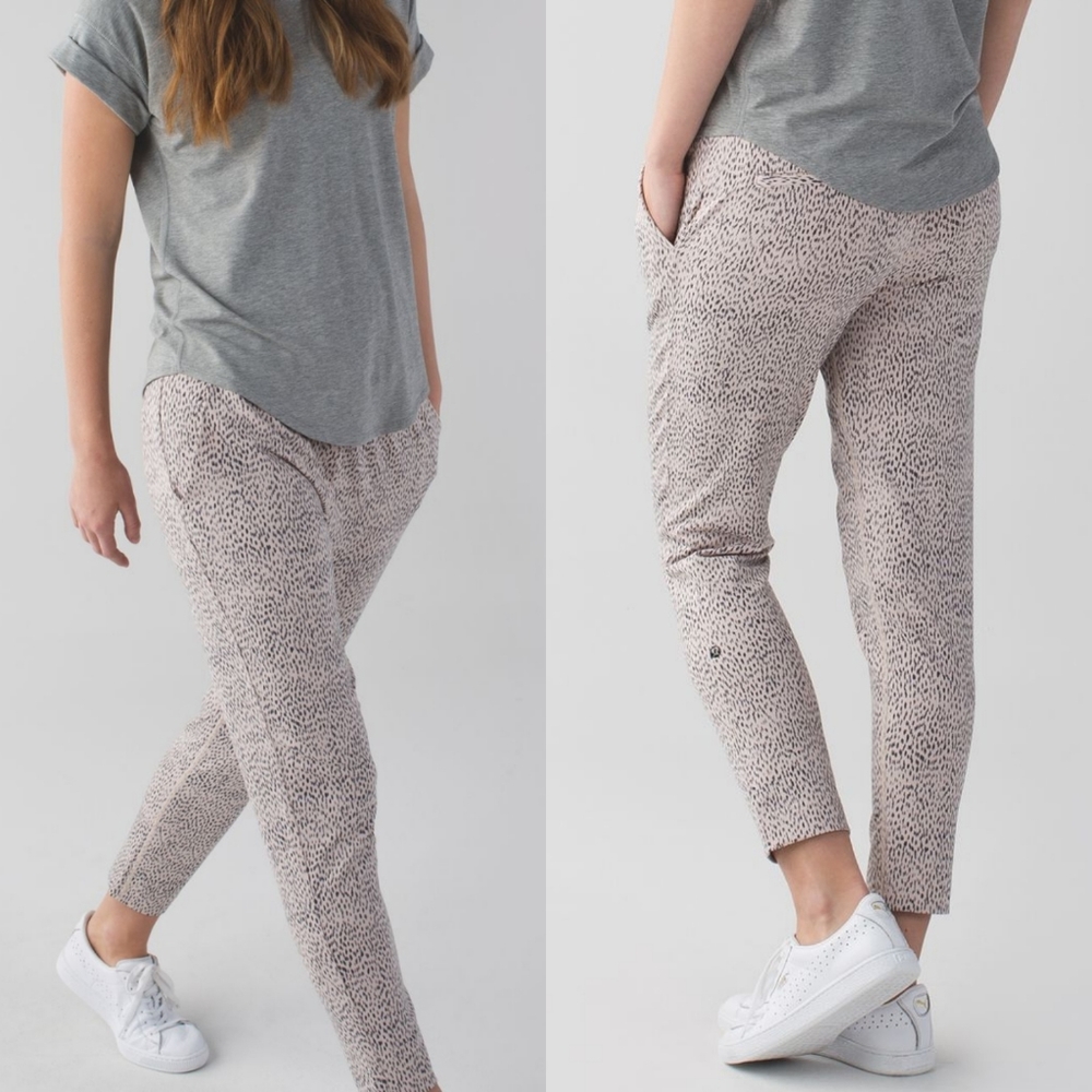LULULEMON Jet Crop Luon Slim In Dottie Dash Grain Black 8.